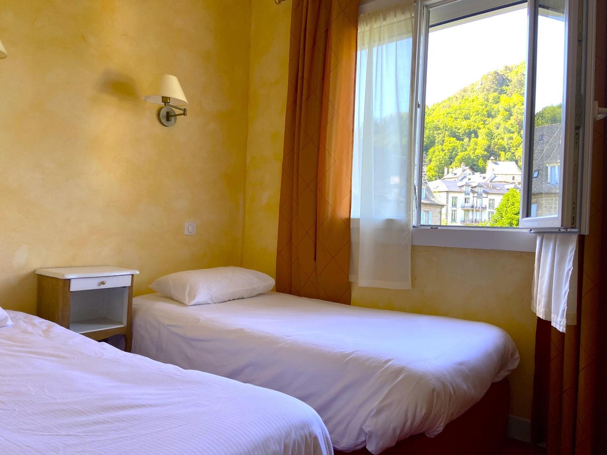 Hotel Beausejour Vic-sur-Cère Zimmer foto
